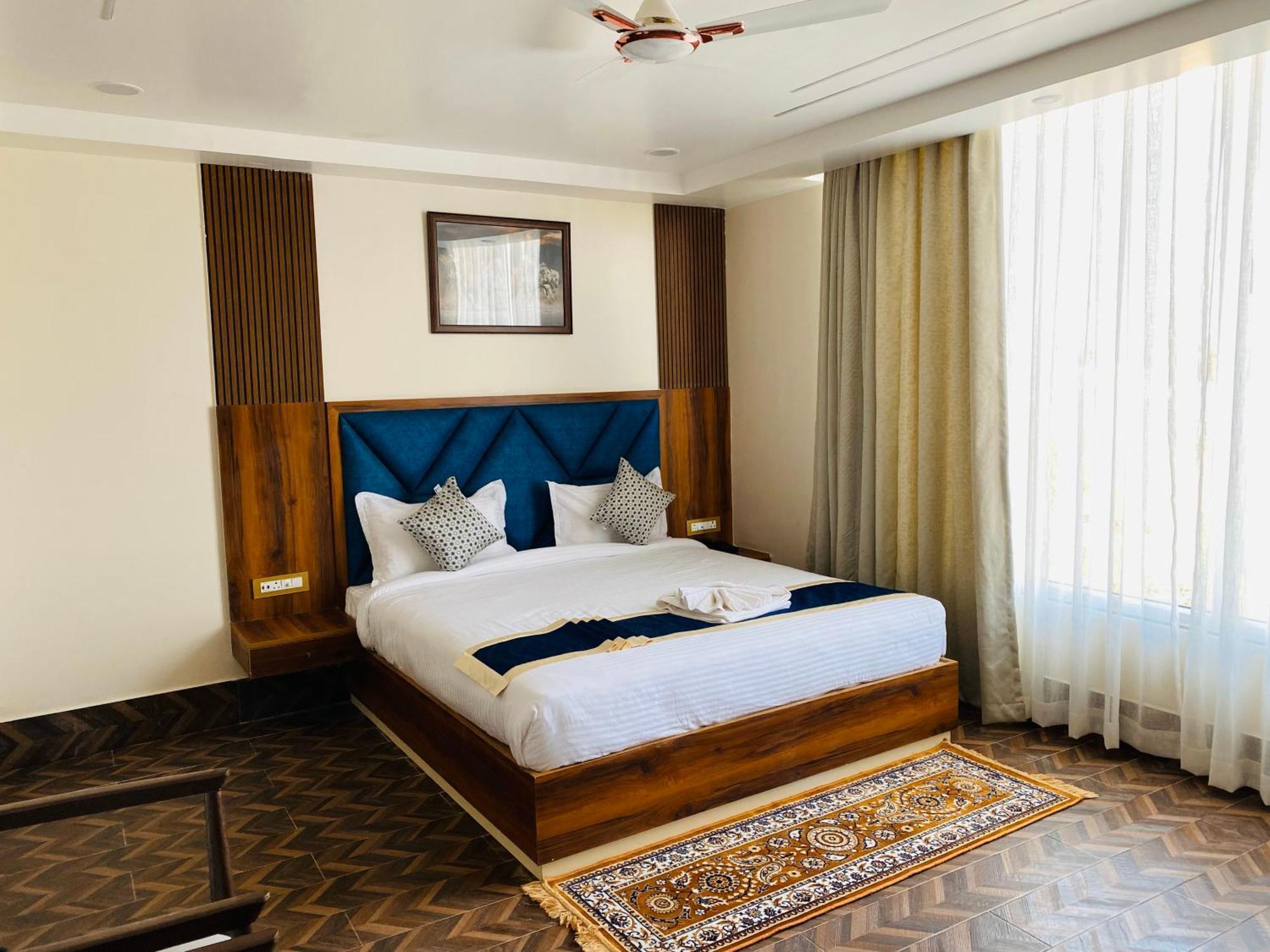 Hotel Maa Laxmi Palace Deoghar Exterior photo